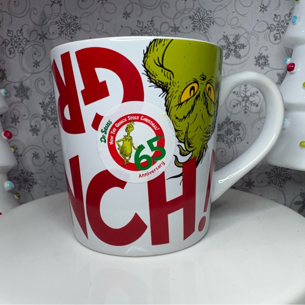 How The Grinch Stole Christmas 65th Anniversary Stockings Ceramic Coffee Mugs x2 - Picture 8 of 12